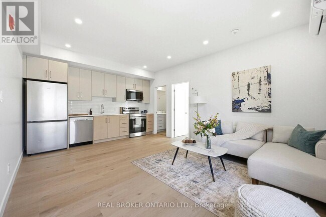 Photo - 184 Woodroffe Ave Unité 6