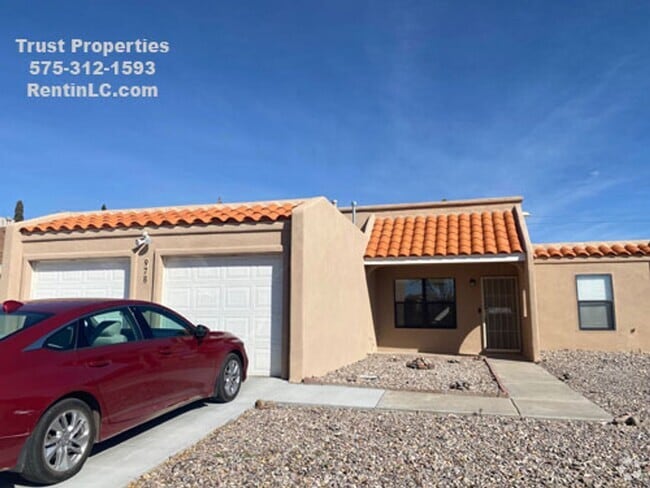 Building Photo - Spacious 4/3 off Elks Club Rental