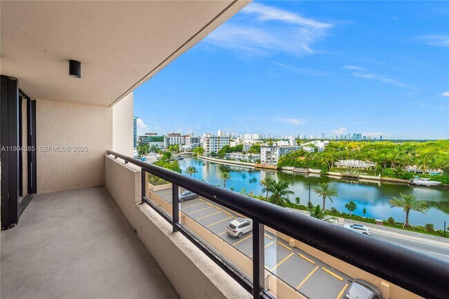 Photo - 2555 Collins Ave Unit 904
