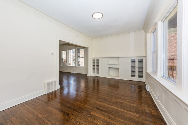 Photo - 56 W 76th St