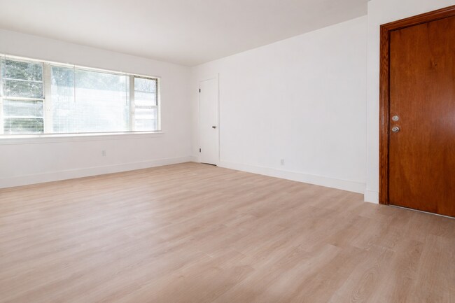 Photo - 4406 S 2nd St Unidad 4406 S Second st  4