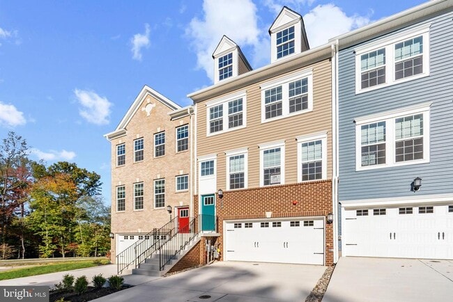 Building Photo - 518 Downswing Rd