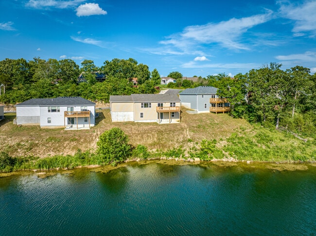 Building Photo - 204 E Sunset Cove Ln Rental