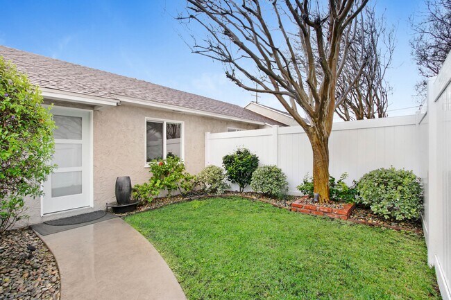 Photo - Burbank Commons