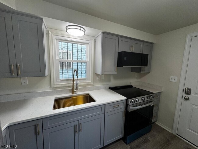 Photo - 115-117 16th Ave