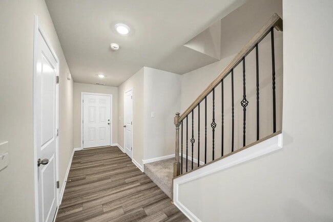 Photo - 109 Rose Park Ct