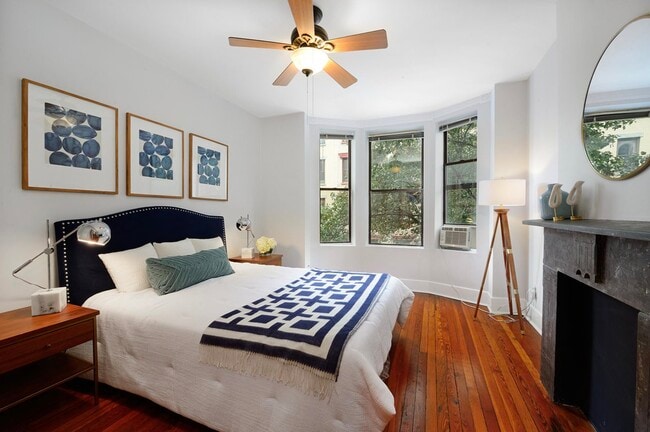 Building Photo - 261 1st St Unit 3E