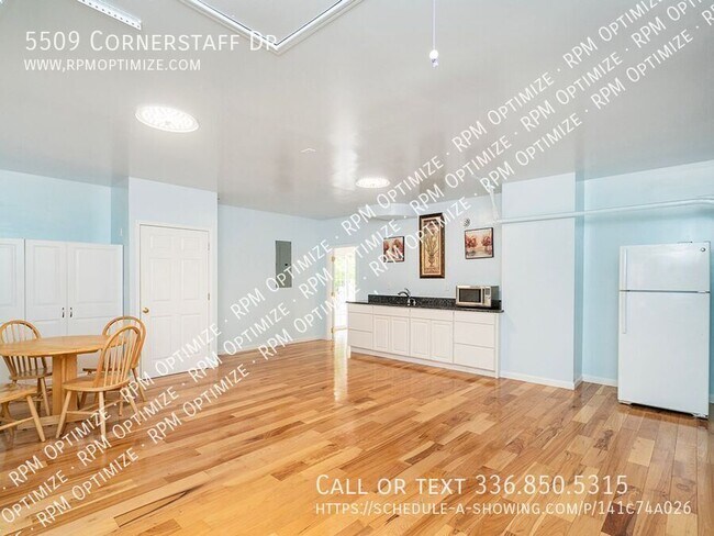 Photo - 5509 Cornerstaff Dr