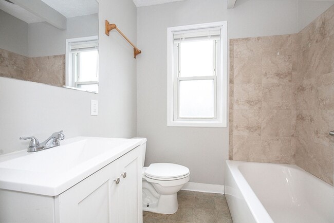 Photo - 3 Bed/1 Bath Single Family Home!