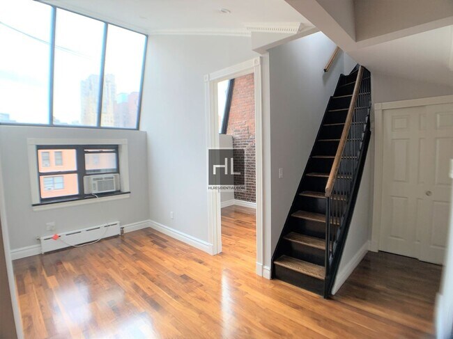 Building Photo - W 14TH ST.