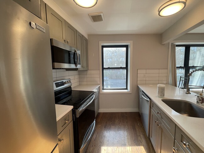 6102 Delafield Ave Unit Delafield