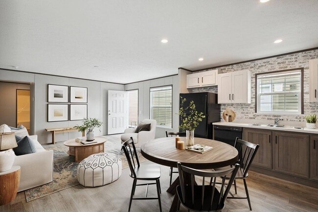 Photo - 10 Benjamin Ln