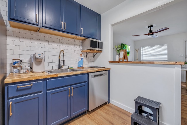 Photo - 1453-1453 Fisher Ln Unit 1453