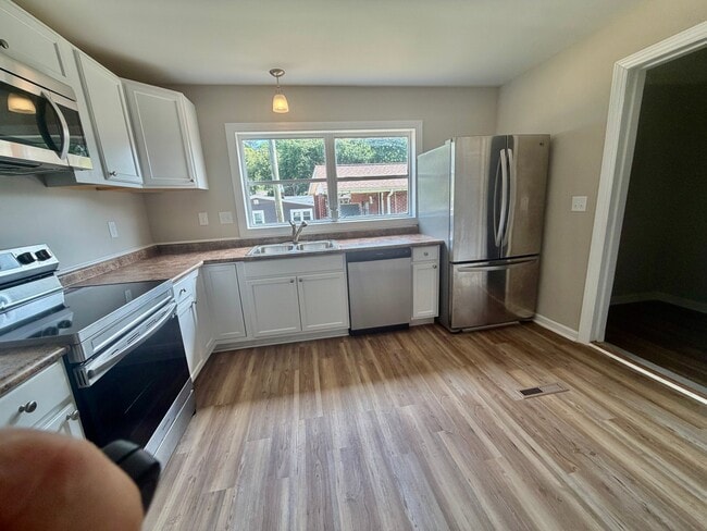 Photo - 203 Sunshine Ave