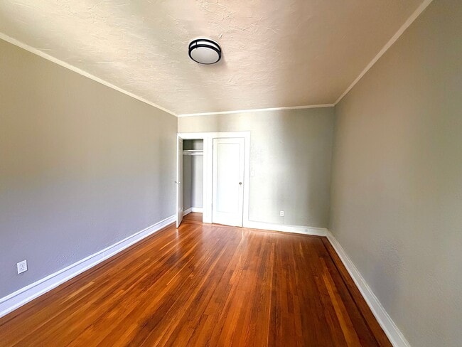 Photo - 17 Elwood Pl Unit 103