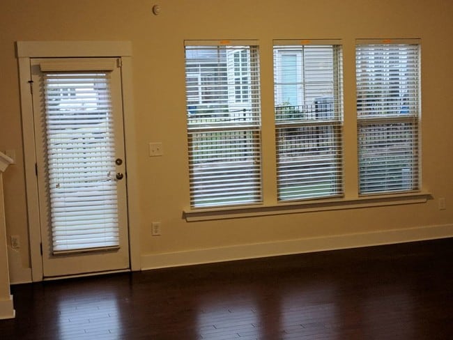 Photo - 214 Brier Crossings Loop
