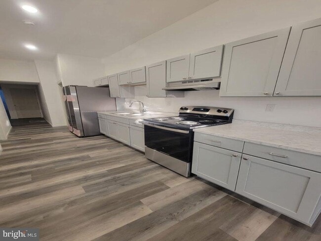 Photo - 145 W Main St