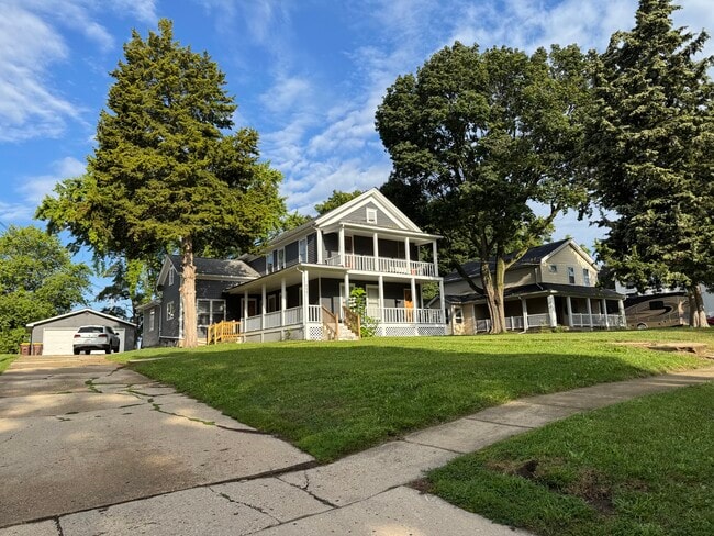 Photo - 10907 N Woodstock St Unit A