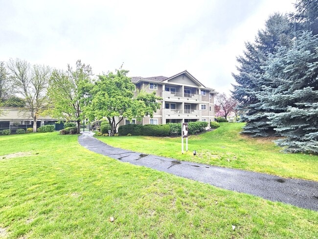 Photo - $1,600 - 1 Bed / 1 Bath Gorgeous Condo Unit in University District