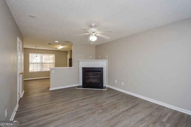 Photo - 325 Coral Cir