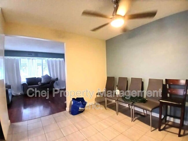 Photo - 13321 119 St NW