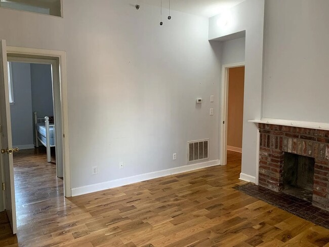 Building Photo - 1221 S 4th St Unit 2