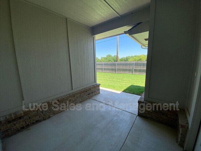 8000 NW 110th Dr