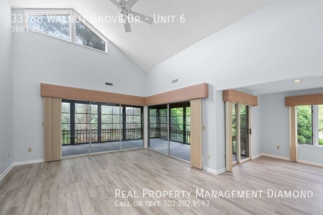 Photo - 33788 Walnut Grove Dr Unit 6