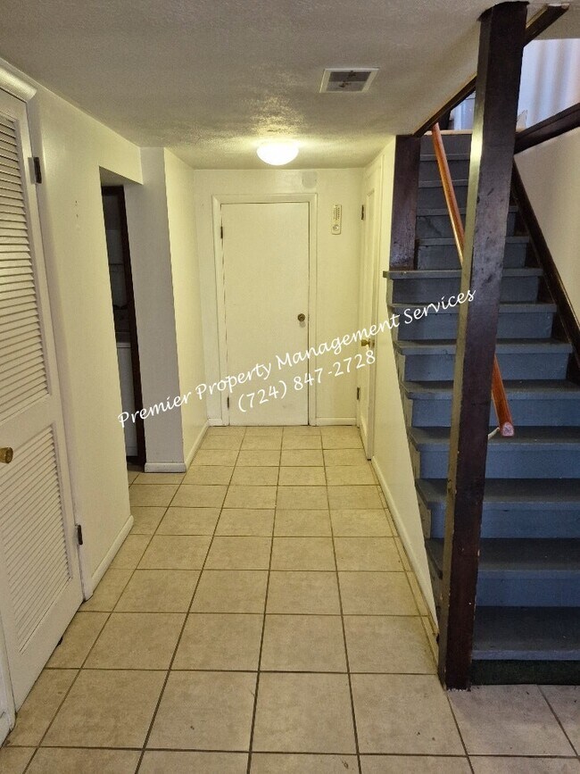 Photo - 451 Maplewood Ave