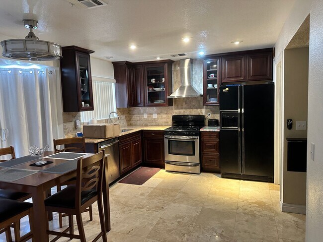Fully Furnished Home - Fully Furnished Home