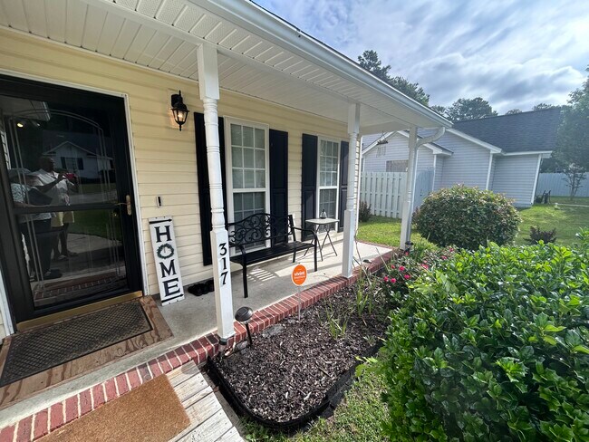 Photo - 317 Jaybird Ln