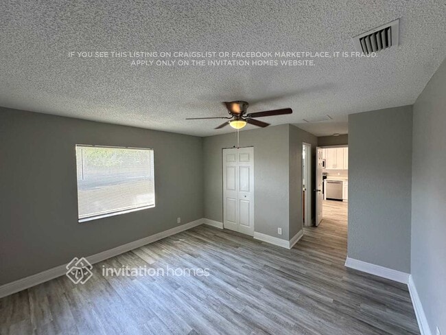 Photo - 6206 Wauconda Way W