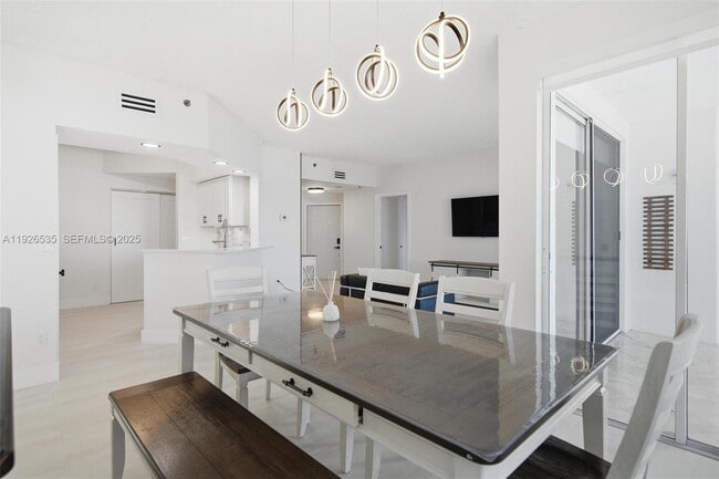 Photo - 3255 NE 184th St Unidad 12210