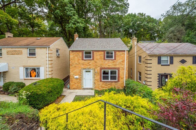 Photo - AVAILABLE OCT 1ST!! GORGEOUS 2 BEDROOM HOU...