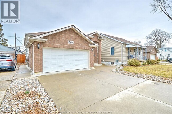 Photo - 2490 Bernard Rd