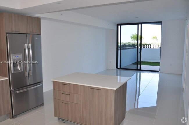 Building Photo - 5300 NW 85th Ave Unit 310 Rental