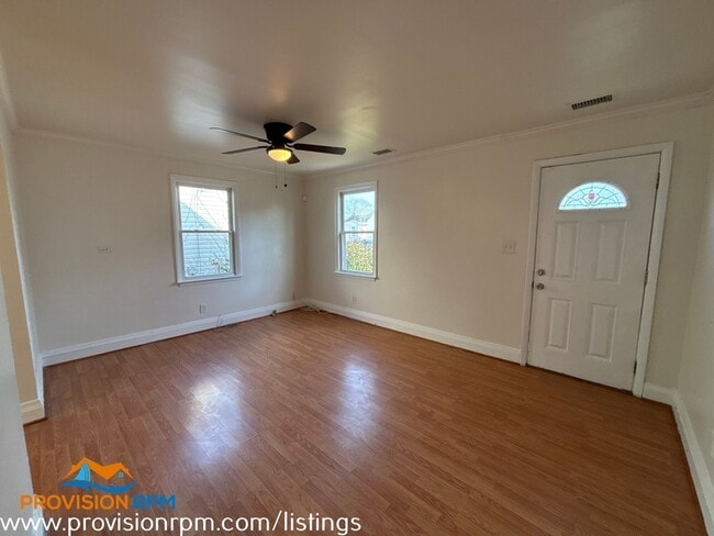 Photo - 302 3rd Ave SE