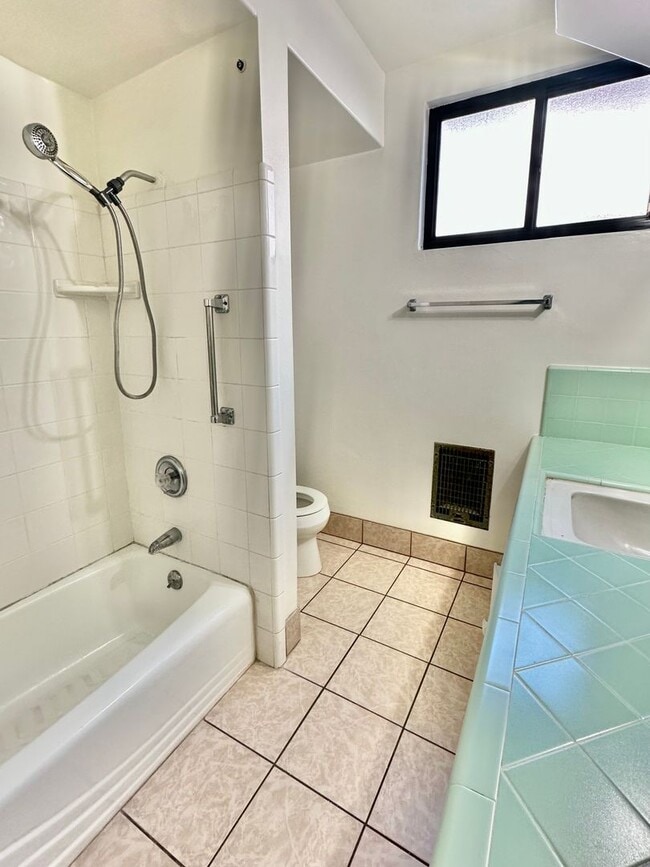 Photo - 1338 N Columbus Ave Unit A