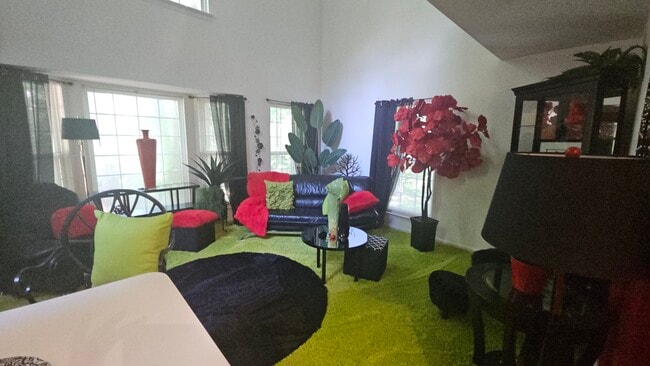 SALA DE ESTAR - 2220 Wellington Woods Dr