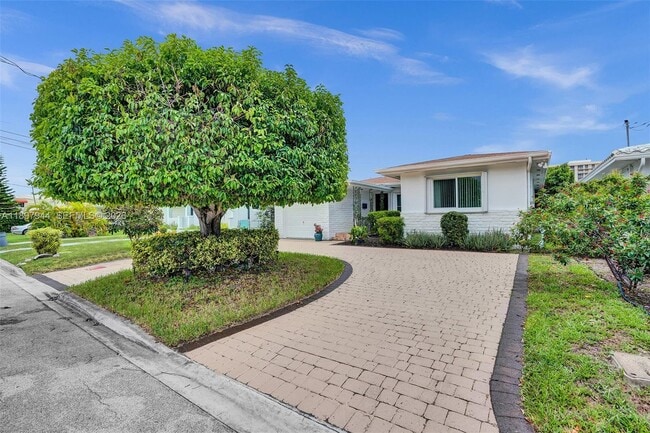 Photo - 8851 Byron Ave