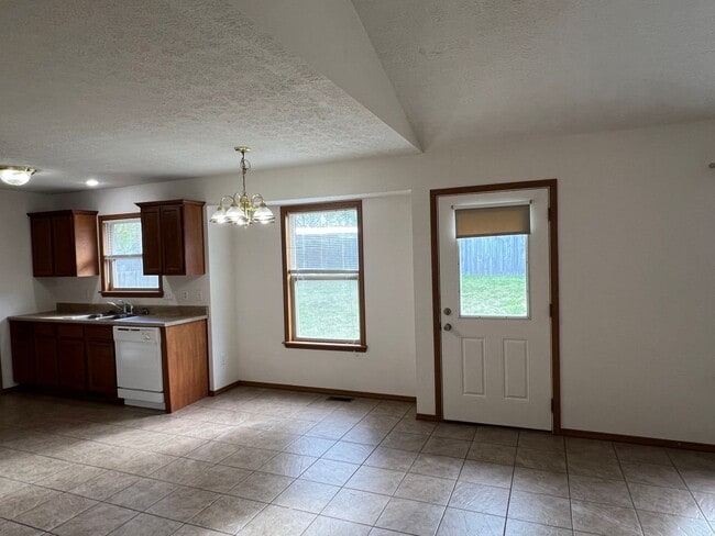 Photo - Great Nixa Location!