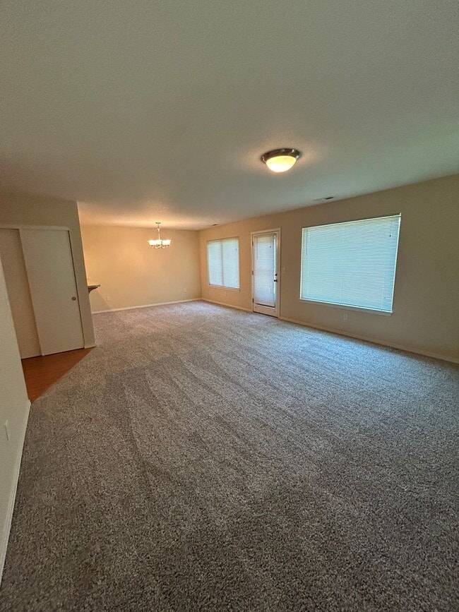 Great 2 Bedroom Condo near Vancouver Mall! House Rental in Vancouver