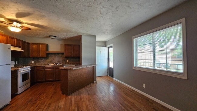 Photo - University Row Apartments