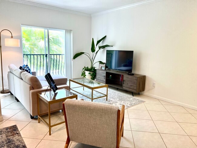 Building Photo - 3165 NE 184th St Unit 6301