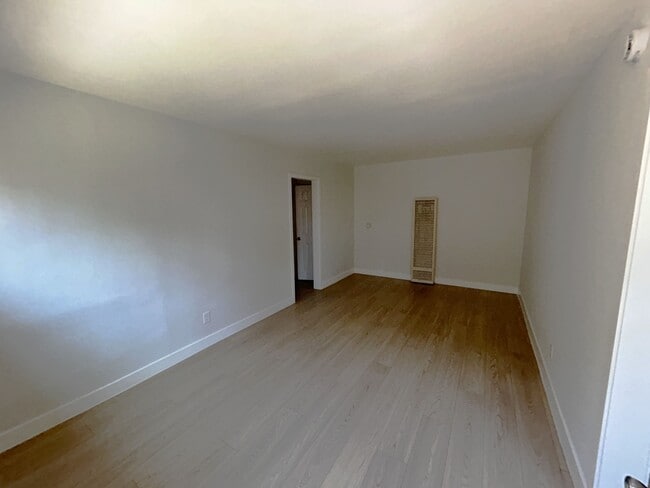Photo - 1635 Normandie Ave Unit 33