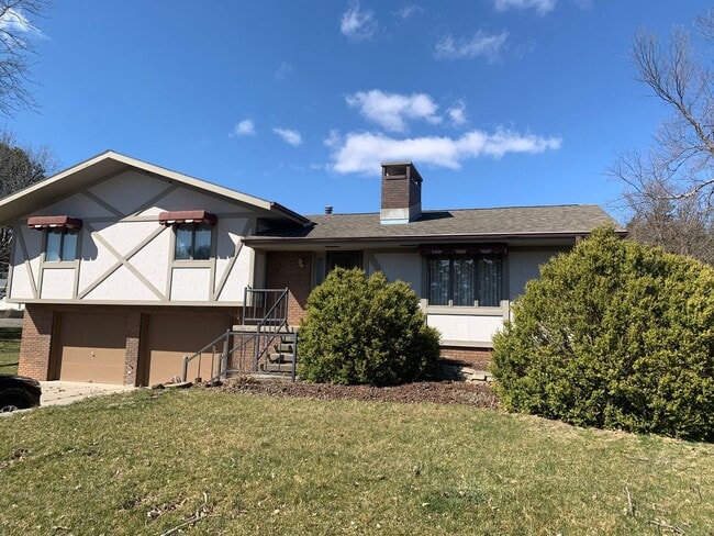Building Photo - Looking for country living? Check out this... Rental