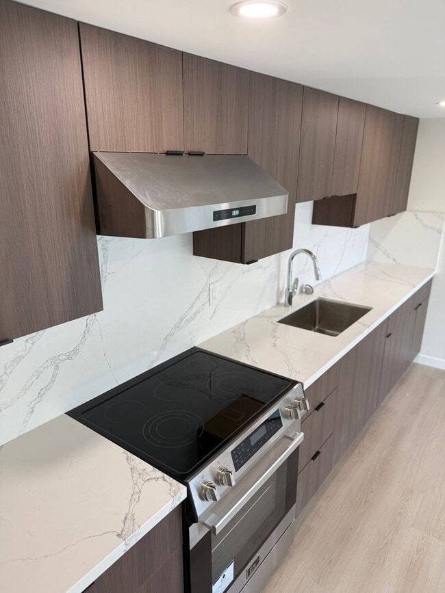 Photo - Gilman Dr Unidad 1063A