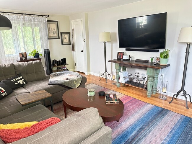 Photo - 453 Greenlee Rd
