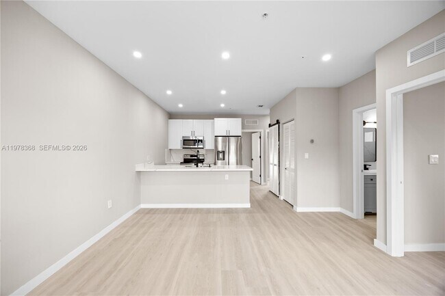 Photo - 630 NE 166th St Unit 3