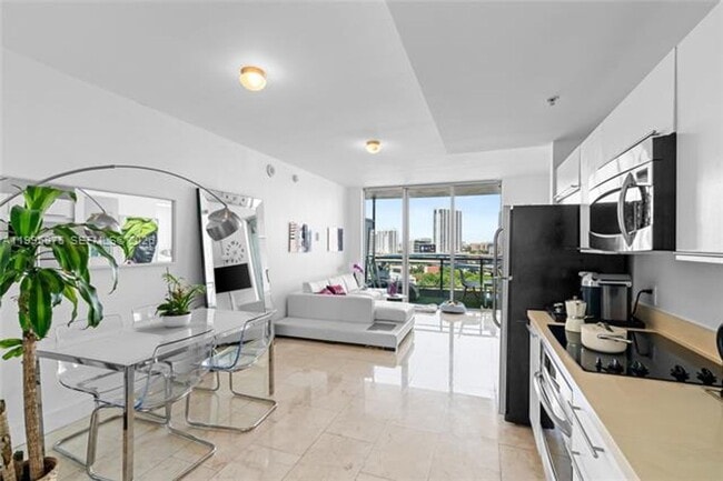 Photo - 90 SW 3rd St Unit 90 SW 3rd St # 1209